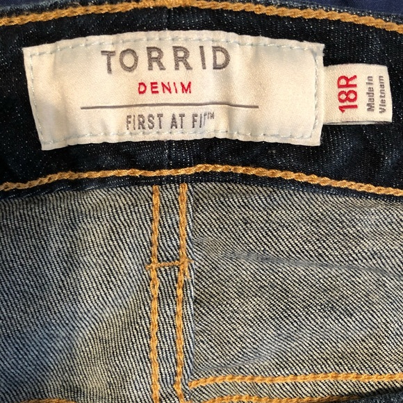 Torrid Denim Relaxed Boot Jean Size 18 Regular - Picture 4 of 8